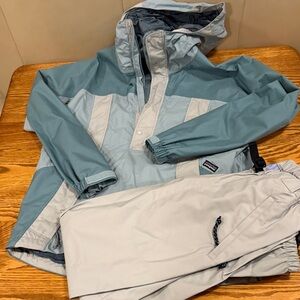 Patagonia Ski Teal/Grey Shell and Pants - S/M